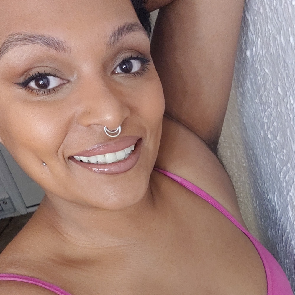 Meet your Posher, Crystal